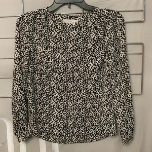 💚💚 LOFT petite xs Blouse Leopard